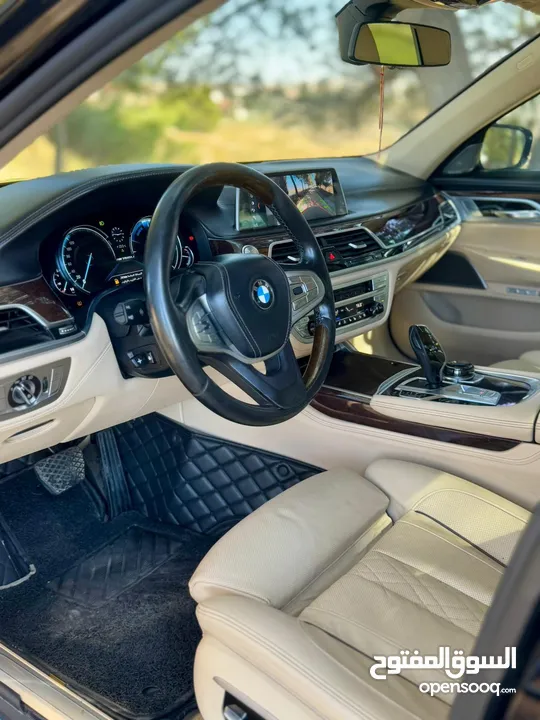 BMW 740i///2016  السيارة  فل الفل اضافات  فحص نخب نخب  بي ام دبليو