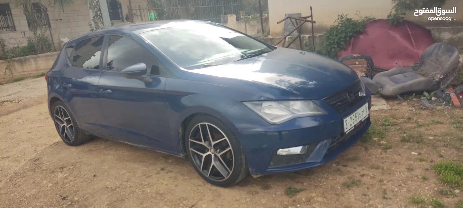 سيت ليون 17 للبيع