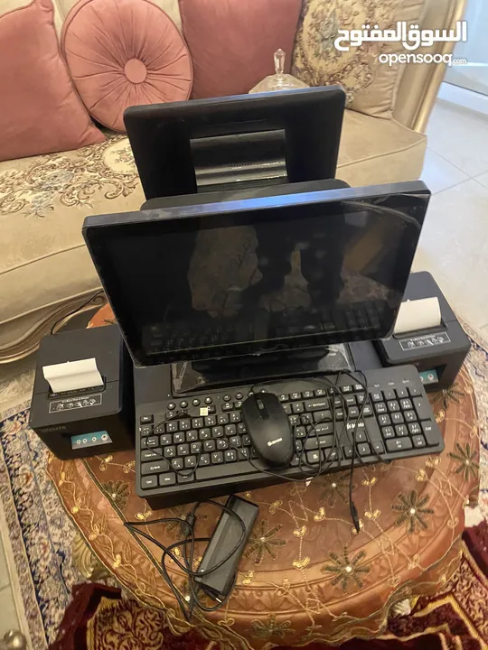 نقطة بيع شاشتين مع كاش وطابعتين
