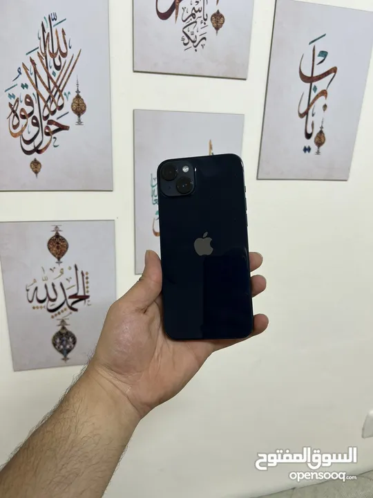 ايفون 14 بلس بحالة الوكاله وارد شرق اوسط  ولا نقرة شبه جديد