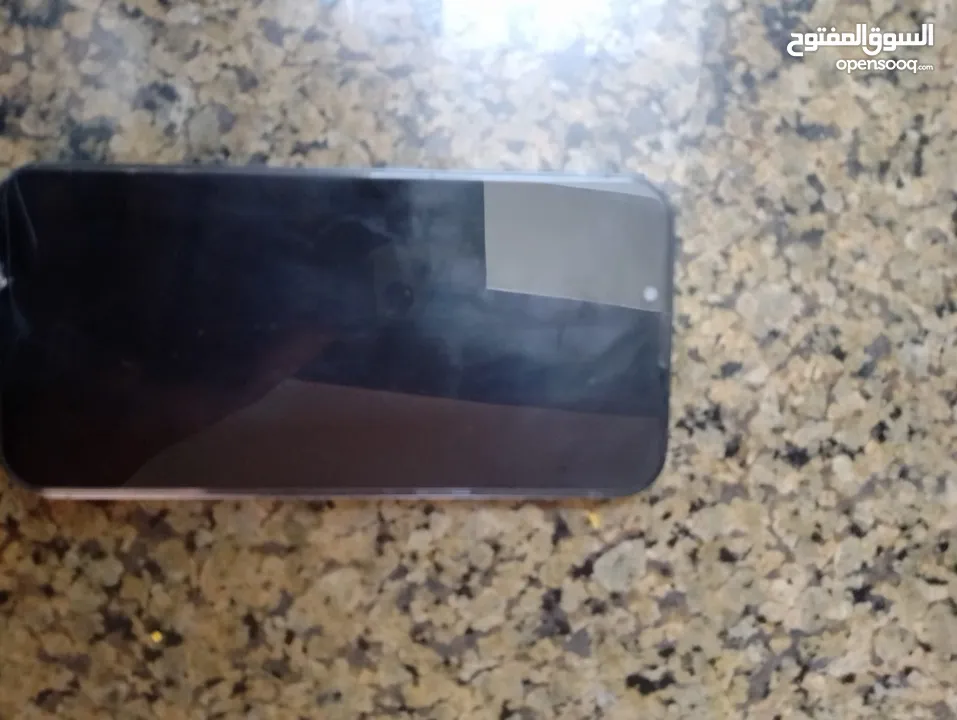 iPhone 13 نظيف جداً – بسعر285دينار مساحه 128 للبدل أو البيع