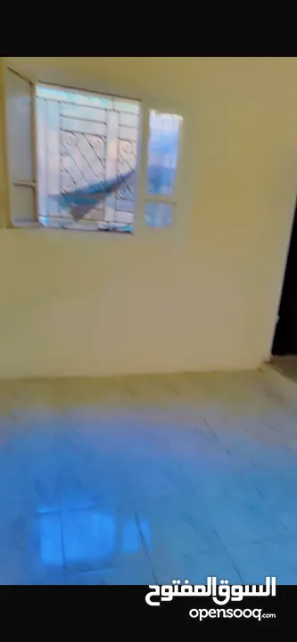 شقه ارضيه مع حديقه للبيع