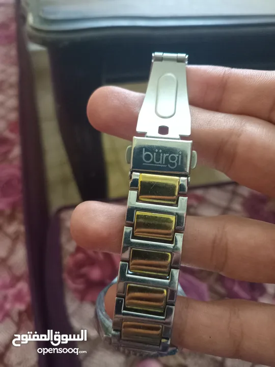 ساعة للبيع