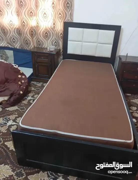 تخت خشب للبيع مع الفرشه  وكاله خشب زان