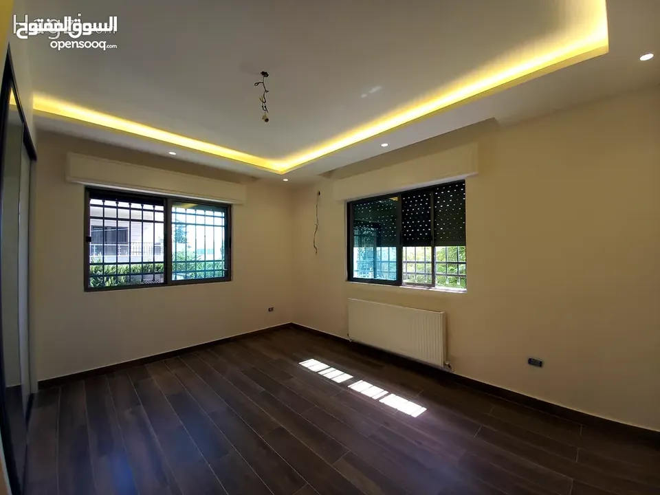 شقة غير مفروشة للإيجار 200م2 ( Property 17847 ) سنوي فقط