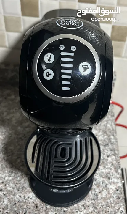 Nescafe Dolce Gusto machine + Holder capsule ماكنة نسكافيه دولتشي غوستو + حمالة كبسولات