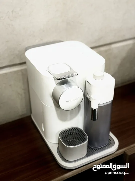 Nespresso ( Gran Lattissma ) white