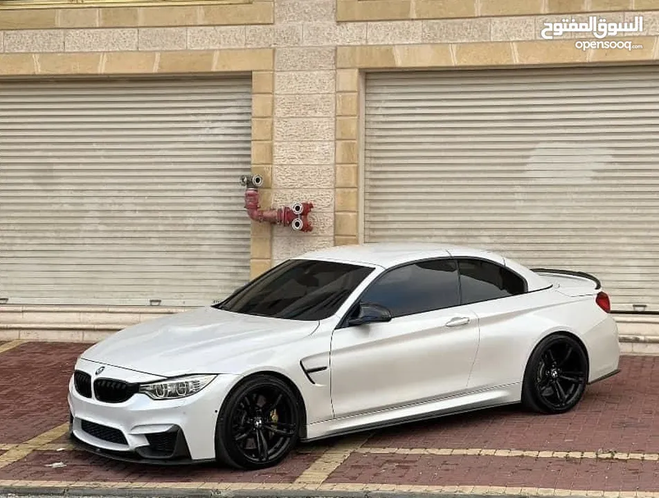 بي ام  لون ابيض سيارة مميزة M4