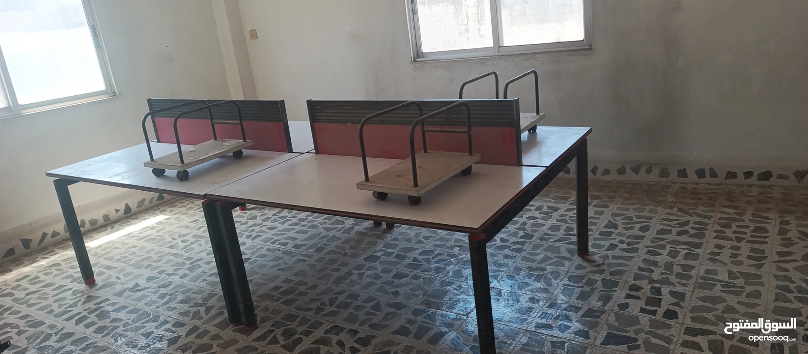 طاولة اجتماعات