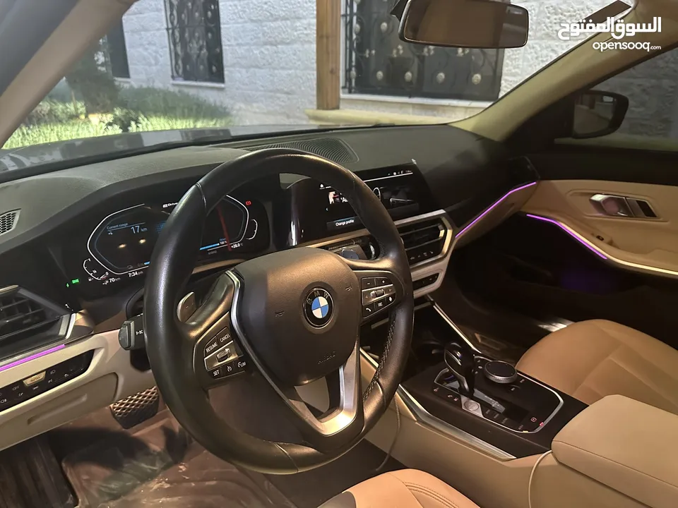 bmw 330e  وارد الوكالة ابو خضر بحالة الوكالة