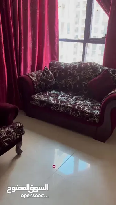 طقم كنب مستعمل مع ستائر/Used sofa set with curtains