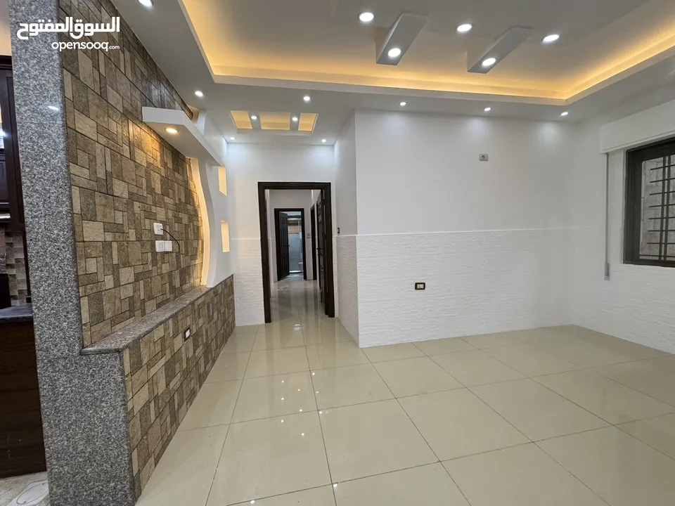 شقة مميزة للبيع/الياسمين