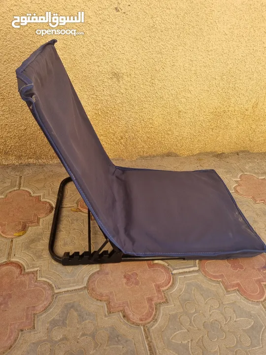خيمة جديدة تسع 4 أشخاص قابلة لطي + كرسي جديد مريح قابل لطي  + 2 كراسي أرضي مستخدم أستخدام بسيط
