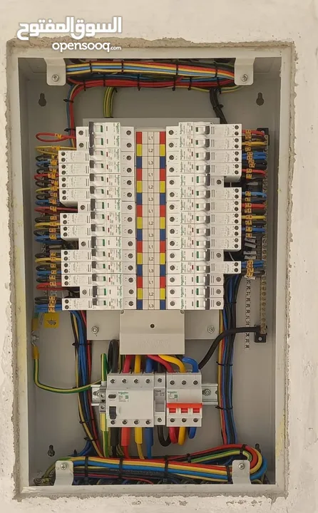 توزيع الحمل الكهربائي وعمل الوزن تشطيب فلل مجمعات تقوية كهرباء اصلاح جميع الاعطال الكهربائيه في ال