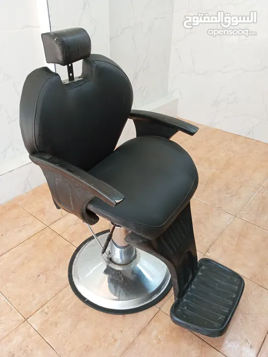كرسي حلاقة مستعمل للبيع