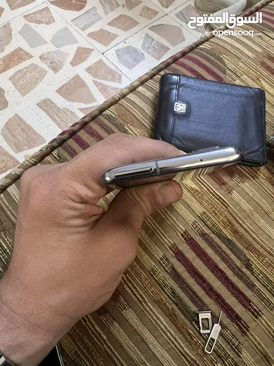 SAMSUNG S20 بحاله الوكاله بدون خدوش استعمال خفيف جدا  مش مفتوح ولا مبدل فيه اي قطعه  ع وضع الشركه