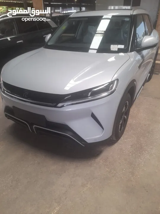 BYD YUAN UP SUV موديل 2024 بطارية 45KWh مدى 400Km زيرو كفالة 6 سنوات حرة مع رديات ضريبية