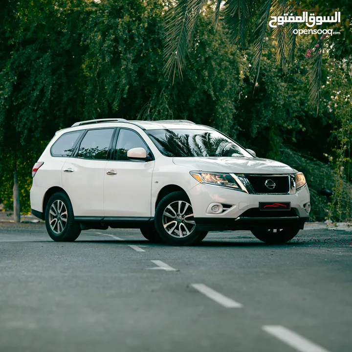 NISSAN PATHFINDER Excellent Condition White 2014