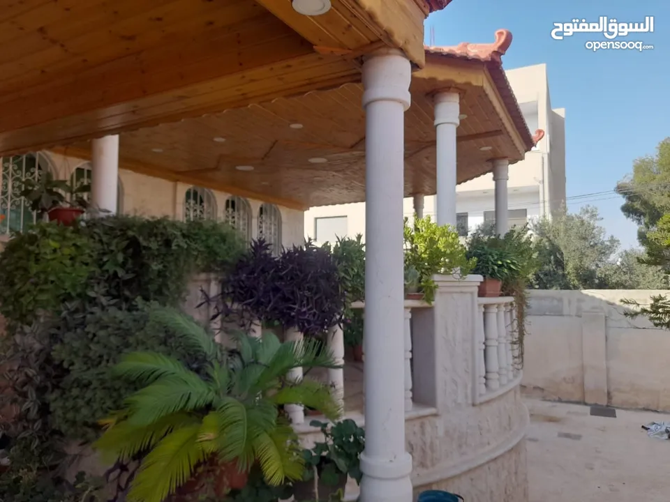 منزل (شبه فيلا) للبيع اربد (حوارة)