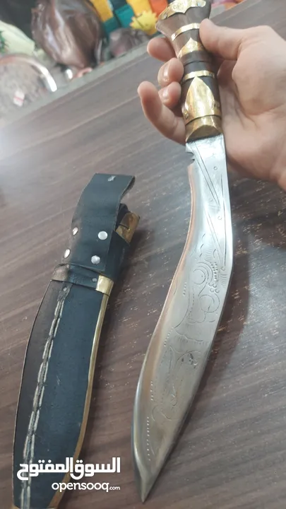شبريه نيبال  طول 30سم تقريبا وزنها ممتاز                              ..........