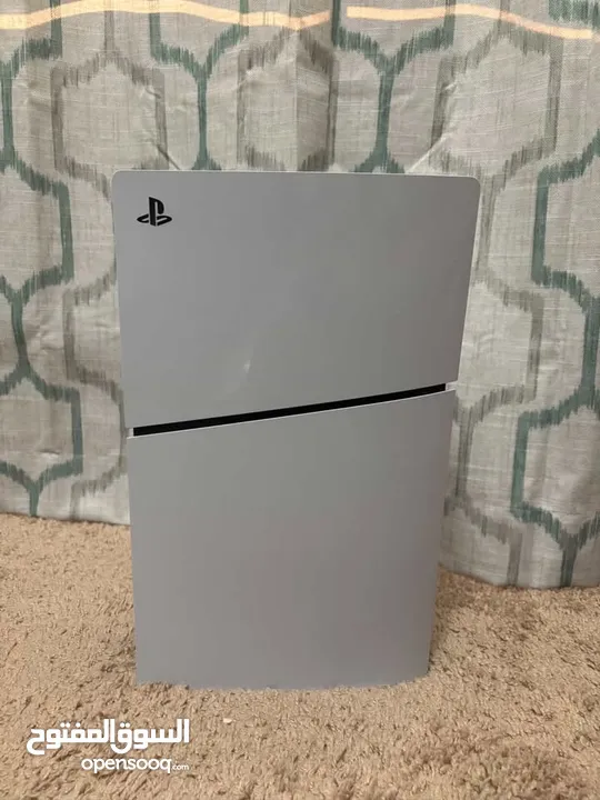 Playstation 5 slim أمريكي بحالة الوكالة