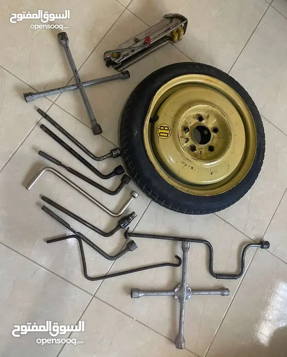 سبيرات  عدد 2 مع مفاتيح جنط وجك
