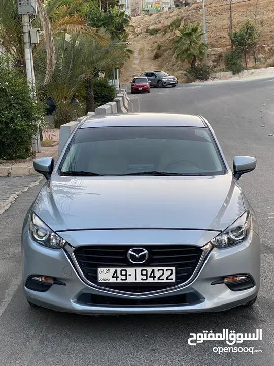 مازدا زوم 3 -  2019  بسعر 11600 دينار  كاش لون سلفر    لم تعمل سياحي او تطبيقات نهائي