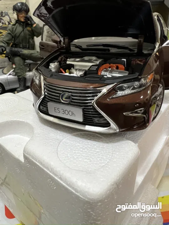 للبيع مجسم لكسز es 1/18