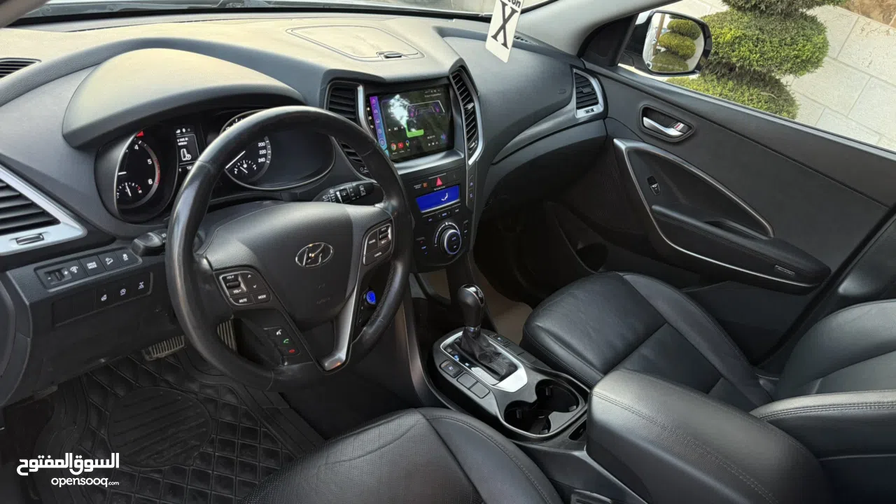 بحالة الوكالة hyundai santa fe  2016