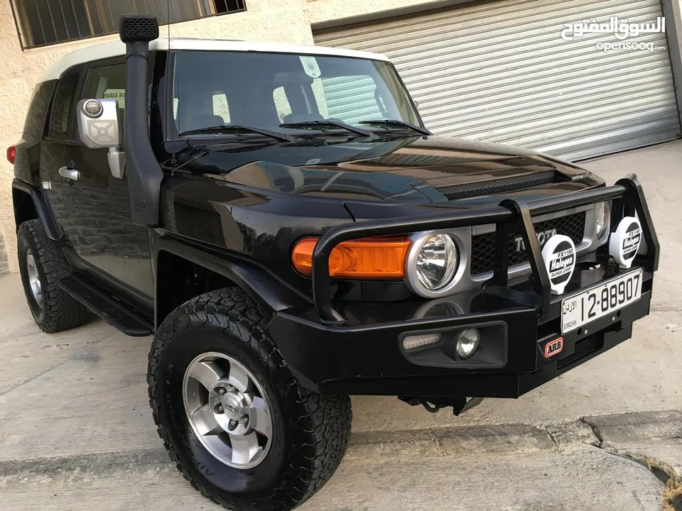 تويوتا FJ كروزر 2009 بحالة ممتازة 4x4