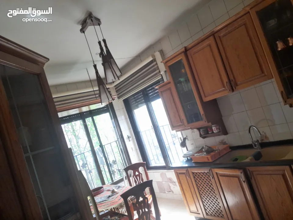 فيلا مستقله في تلاع العلي بسعر شقه للبيع المستعجل بسعر مغري جدا جدا مكونه من سكنتين