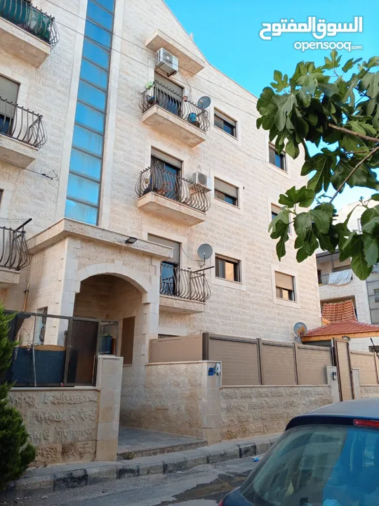 شقة طابق اول للبيع في البيادر مقابل مسجد الابرار