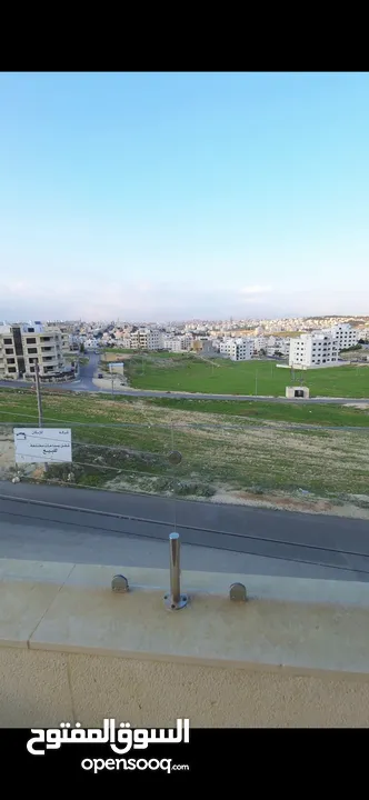 شقة مميزة طابق ثاني مساحة 206 م - طريق المطار - مقابل سوبر ماركت 911-سكن أ - شركة رمضان مميل للاسكان
