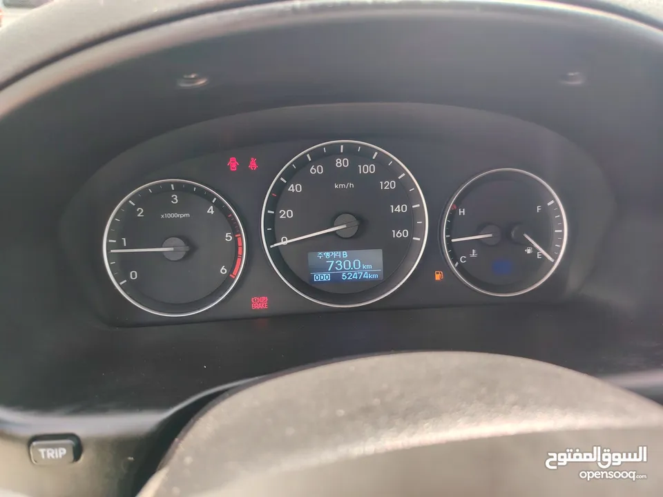 باص هيونداي جراند ستاريكس ليمتد (سياحي) 12 راكب موديل 2019 جير عادي عداد 52 الف كم اصلي