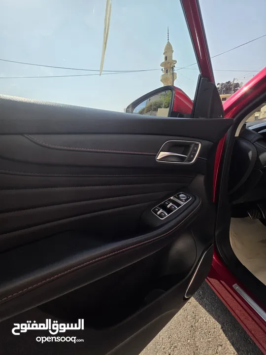 MG EHS Plug In Hybrid 2022