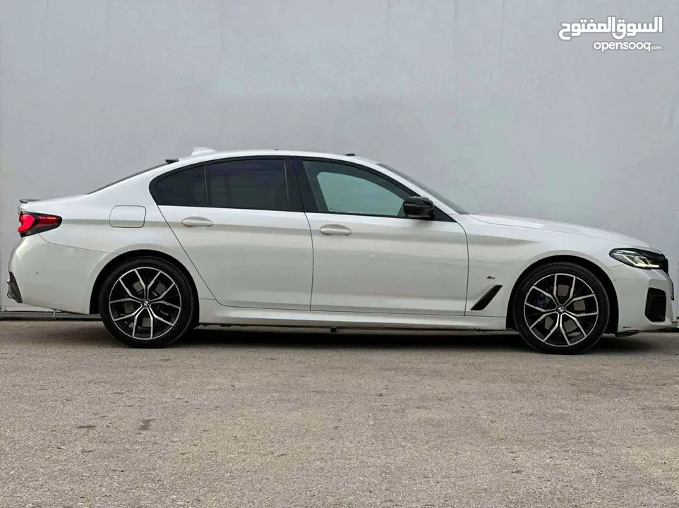 bmw 530e 2022 kit M plug in hybrid كاملة الاضافات بسعر مغري والدفع كاش فقط