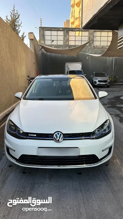 سيارة E-Golf للبيع بسعر ممتاز  كاش فقط