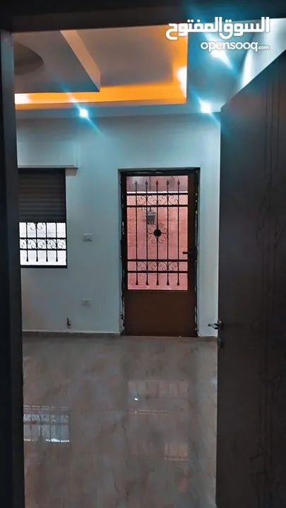 شقه ارضيه للبيع البنيات خلف مدرسة الحصاد