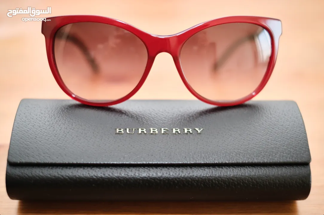 نظارات شمسية نسائية أصلية من Burberry