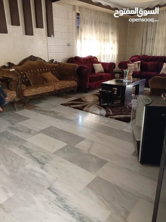 فيلا للبيع  البيادر قرب مسجد حسين خوجا في ارقى المناطق اول بدايه ابو السوس مقبل مشروع الجامعه الجديد