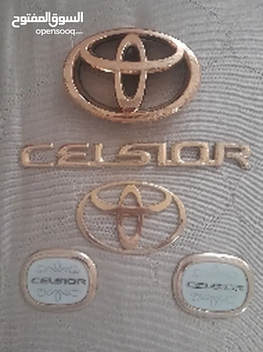 للبيع شعارات  toyota Celsior gold ذهبي يعتبر من نوادر