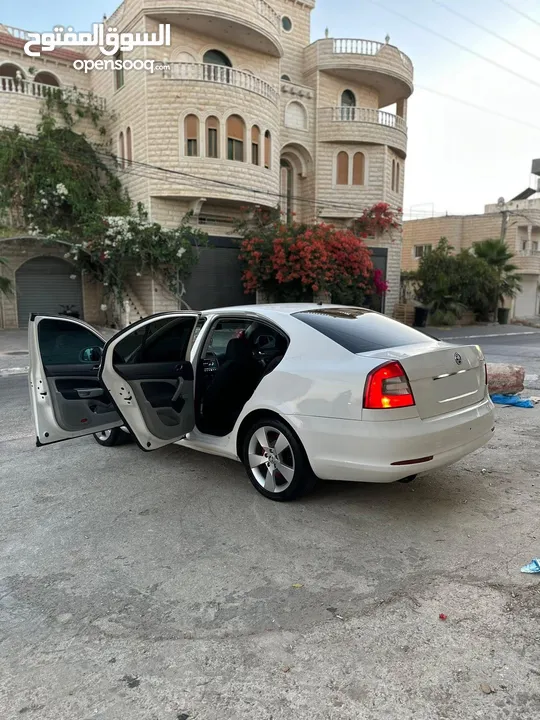 سكودا اوكتافيا رمش