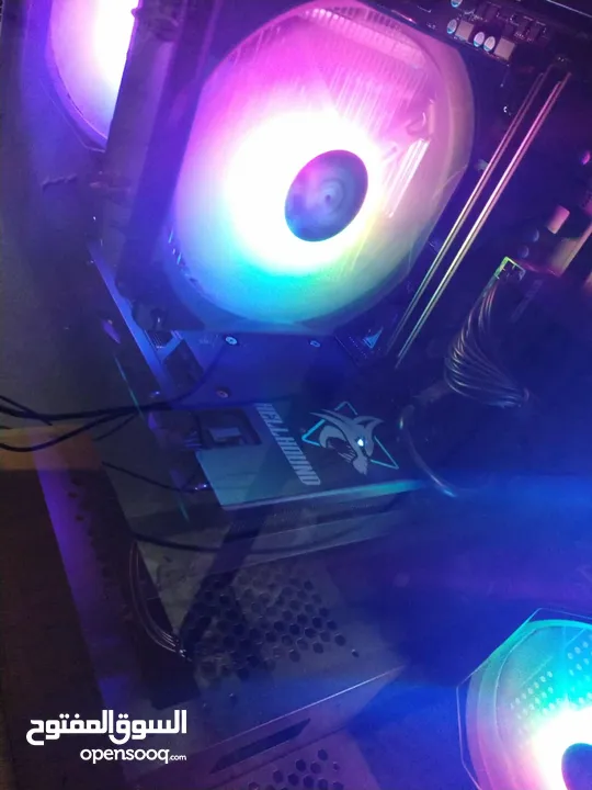 الجهاز موجه ل محبين الamd فقط كرت ومعالج من amd طبعا وحش بلاداء ومعظم القطع جديدة