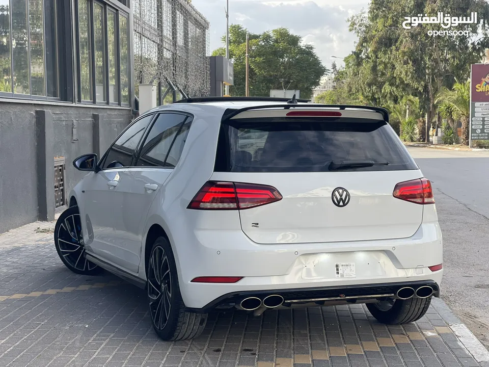 فولكس فاجن جلف MK7.5 2018 فل الفل بحالة الشركة