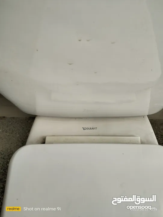 قاعدة حمام افرنجي لون ابيض Duravit 15 دينار