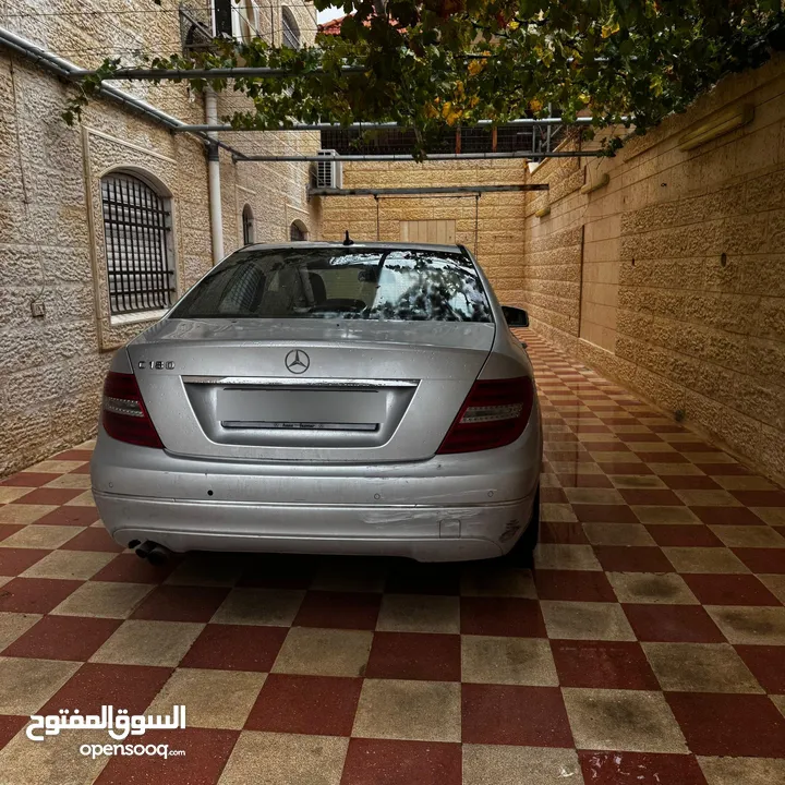 سيارة مرسيدس للبيع