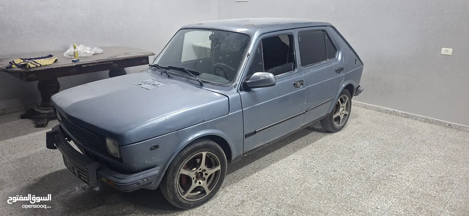 فيات 127موديل 1980غيار عادي ماتور 900قانوني عليها ترخيص سنة