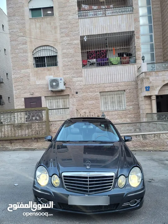 Mercedes Benz e200 للبيع  السياره تبارك الله فل الفل ما بتحتاج اشي