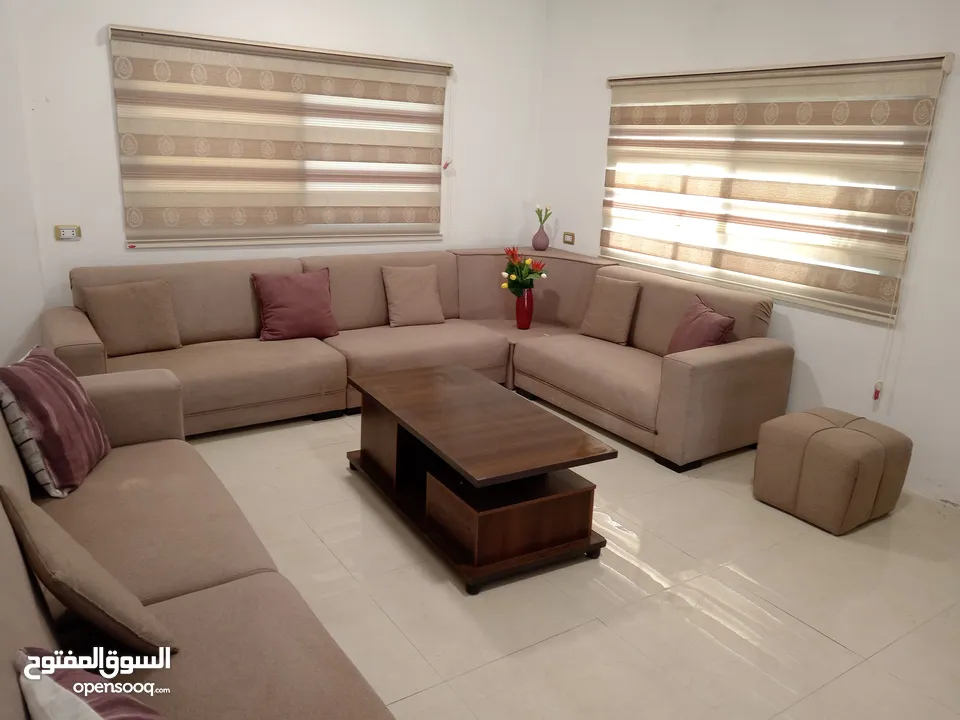 كورنر عائلي بحاله ممتازه
