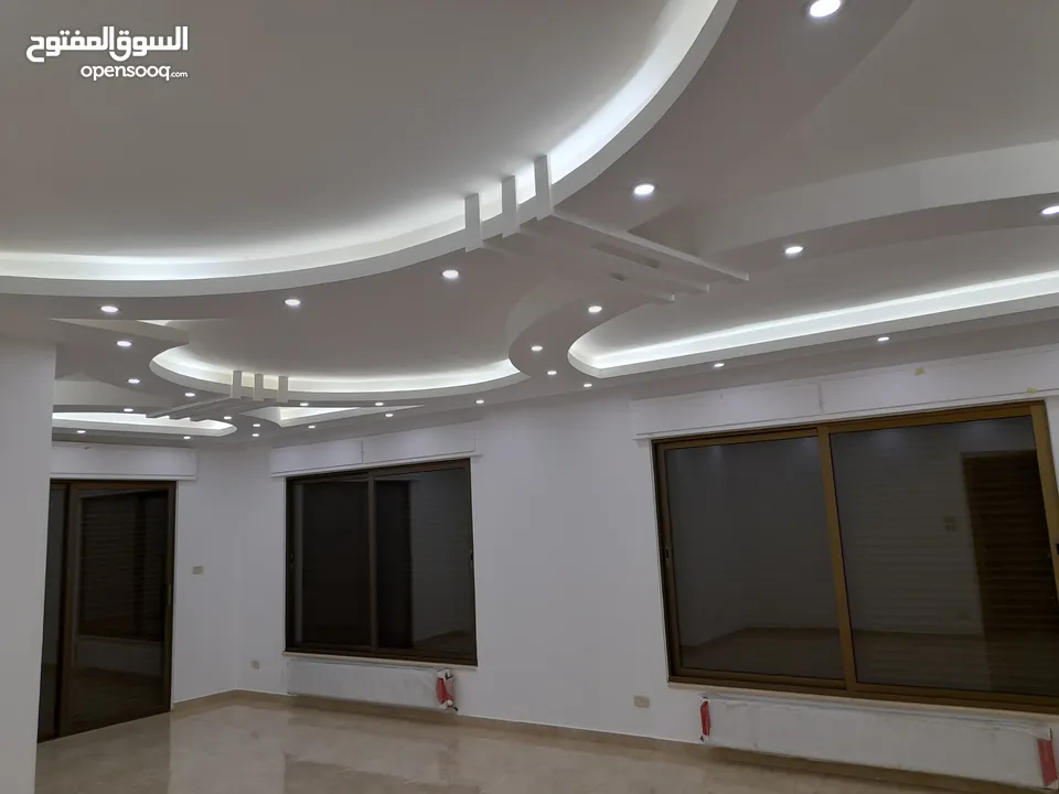 أخر شقتين للبيع في بناء وتشطيب خاص في حنينا
